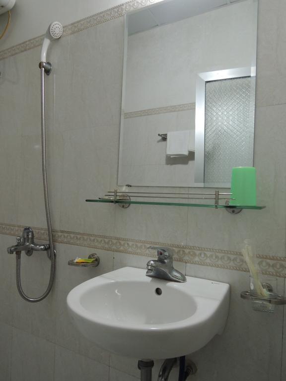 Hai Trang Hotel Ха Лонг Екстериор снимка